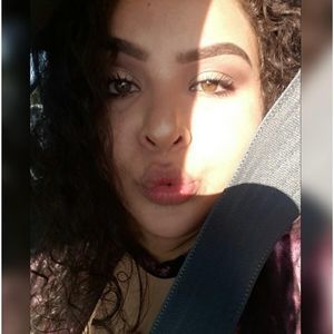 Meet your Posher, Mia